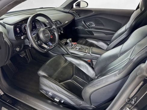 Used 2017 Audi R8 V10 image 13
