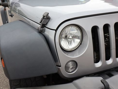 Used 2015 Jeep Wrangler Unlimited Sport w/ Quick Order Package 24S AWD/4WD image 5