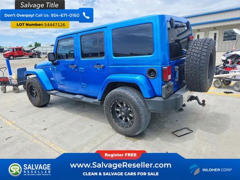 Used 2015 Jeep Wrangler Unlimited Sahara AWD/4WD image 3