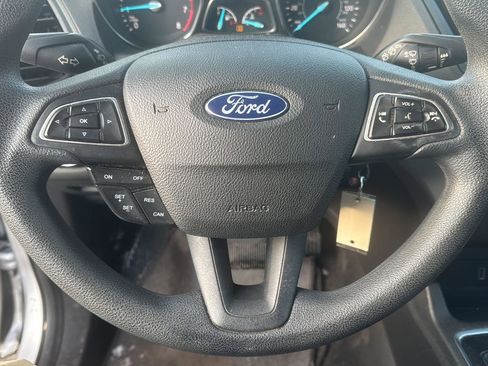 Used 2018 Ford Escape SE image 14
