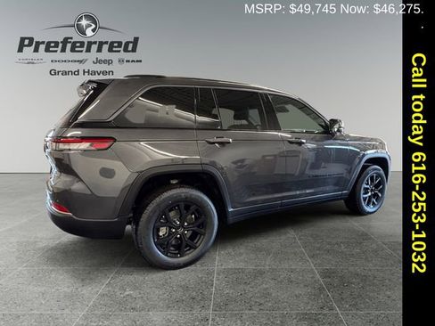 New 2026 Jeep Grand Cherokee Laredo image 18