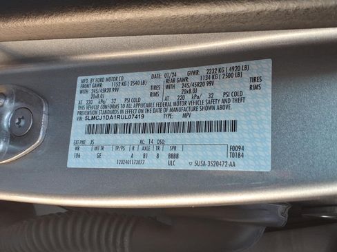 Certified 2024 Lincoln Corsair AWD w/ Equipment Group 101A image 31