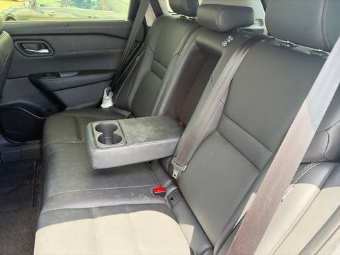 Used 2025 Nissan Rogue SL w/ SL Premium Package FWD image 25
