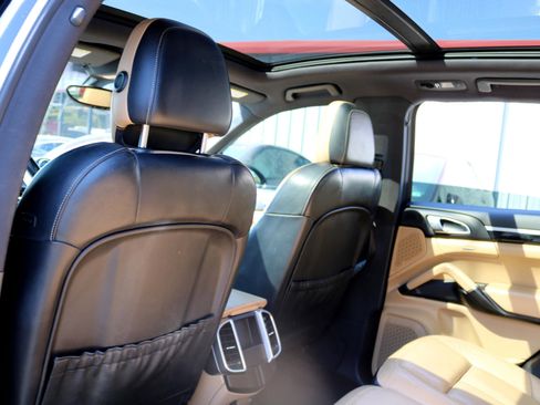 Used 2015 Porsche Cayenne S w/ Premium Package image 42