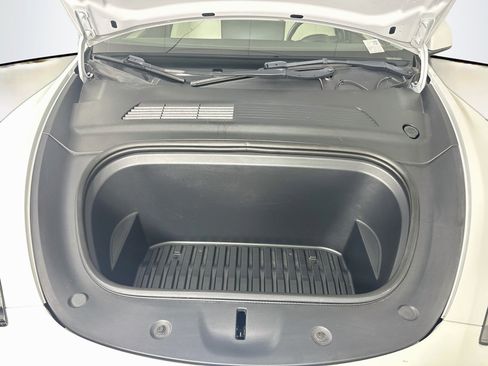 Used 2023 Tesla Model Y Performance AWD/4WD image 32