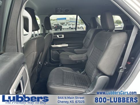 Used 2021 Ford Explorer XLT AWD/4WD image 19