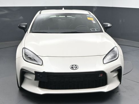Certified 2024 Toyota GR86 Premium image 2