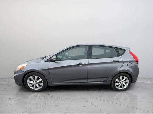 Used 2014 Hyundai Accent SE image 2