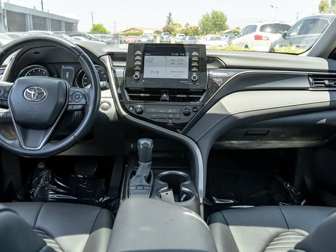 Used 2022 Toyota Camry SE w/ Convenience Package FWD image 15