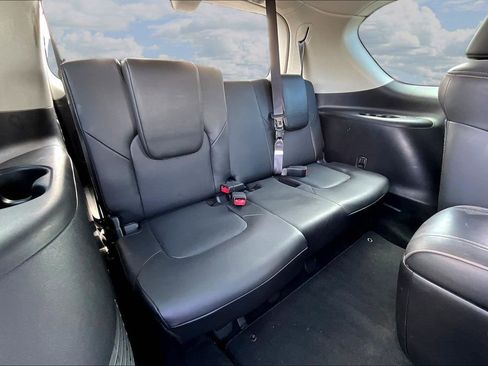 Used 2022 Nissan Armada Platinum w/ Captain's Chairs Package RWD image 25