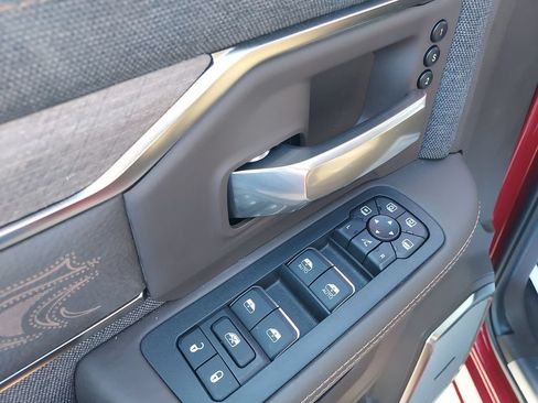 New 2026 RAM 2500 Limited AWD/4WD image 19