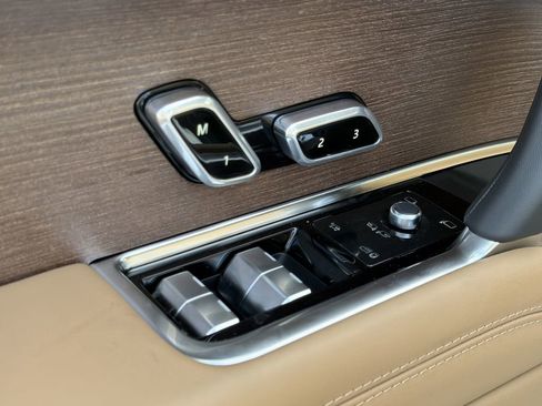 New 2026 Land Rover Range Rover Long Wheelbase SE image 21