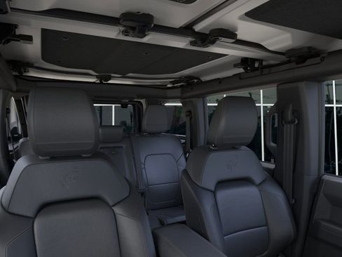 New 2025 Ford Bronco Badlands image 12