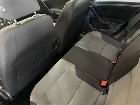 Used 2016 Volkswagen e-Golf SE image 14