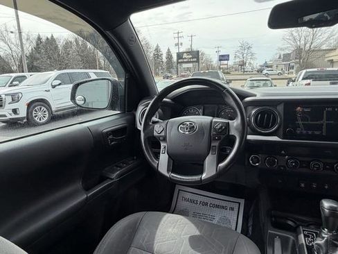 Used 2019 Toyota Tacoma TRD Off-Road image 26