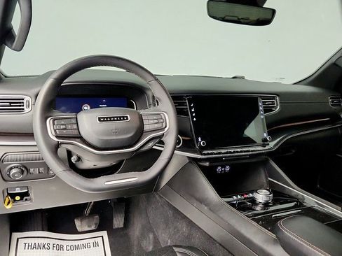 Used 2023 Jeep Wagoneer 4WD w/ Premium Group I image 13