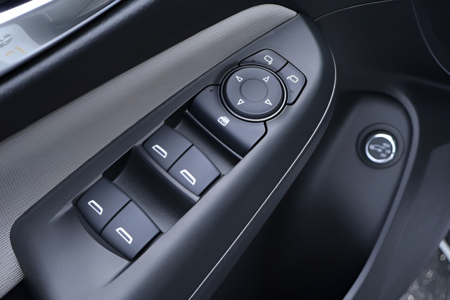 Used 2025 Buick Envista Avenir FWD image 12