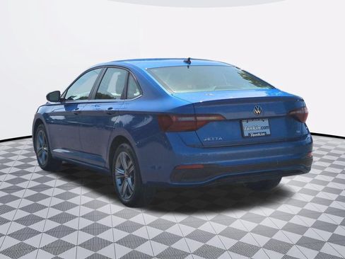 Used 2024 Volkswagen Jetta SE FWD image 4