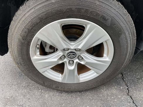 Used 2019 Toyota RAV4 XLE image 10