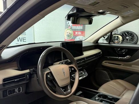 Used 2023 Lincoln Corsair Reserve w/ Equipment Group 201A image 11