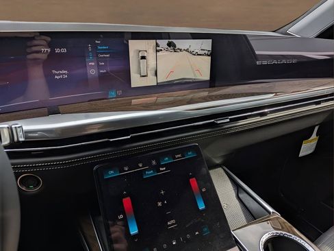 Certified 2025 Cadillac Escalade ESV Sport Platinum image 7