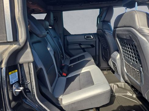 Used 2024 Ford Bronco Black Diamond w/ Sasquatch Package image 24
