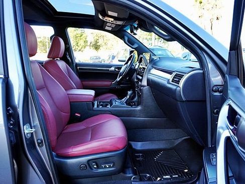 Used 2023 Lexus GX 460 Premium w/ Premium Plus Package image 12