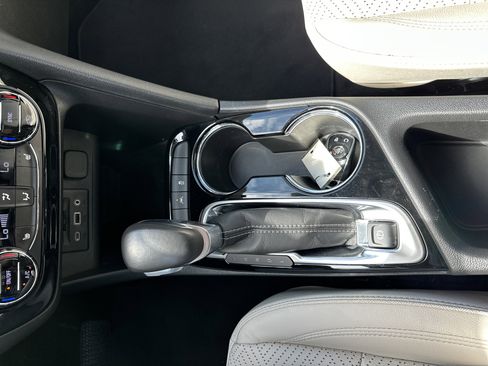 Used 2020 Buick Encore GX Essence w/ Experience Buick Package image 23