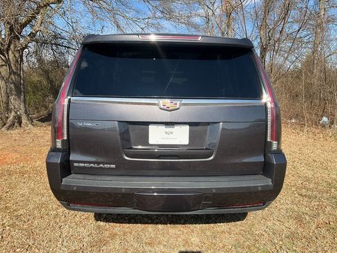 Used 2018 Cadillac Escalade ESV Luxury image 26