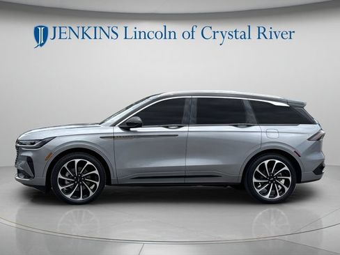 Used 2025 Lincoln Nautilus Black Label AWD/4WD image 10