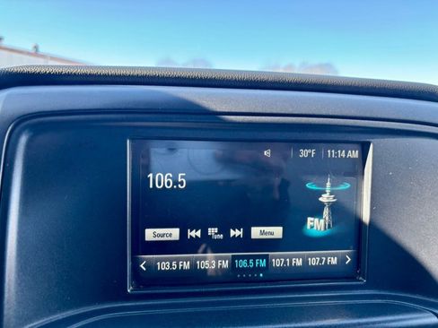 Used 2018 Chevrolet Silverado 1500 Custom w/ Custom Value Package image 22