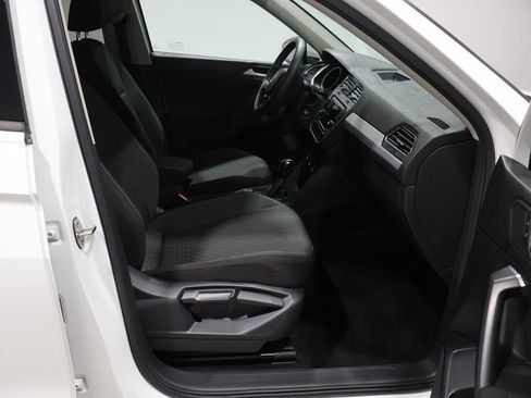 Used 2021 Volkswagen Tiguan S image 22