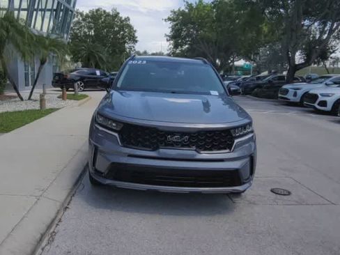 Used 2023 Kia Sorento S w/ Panoramic Sunroof Package FWD image 3