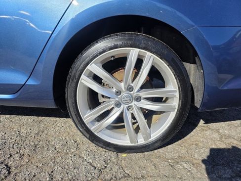 Used 2015 Volkswagen Golf SEL image 29