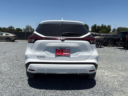 Used 2023 Nissan Kicks S w/ Interior Electronics Package FWD image 8