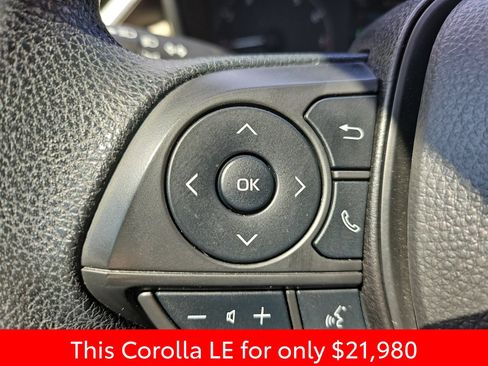 Used 2025 Toyota Corolla LE FWD image 30