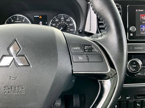 Used 2019 Mitsubishi Outlander SEL image 25
