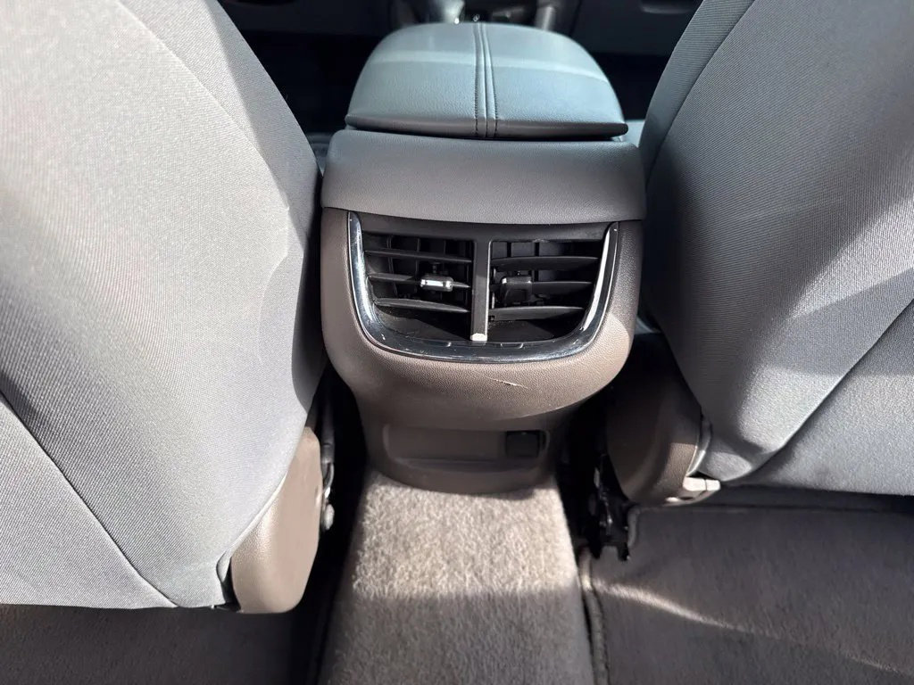 Used 2024 Chevrolet Malibu LT FWD image 32