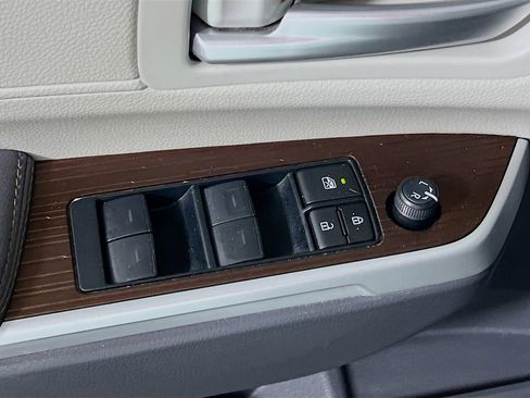 Certified 2024 Toyota Sienna XLE FWD image 17