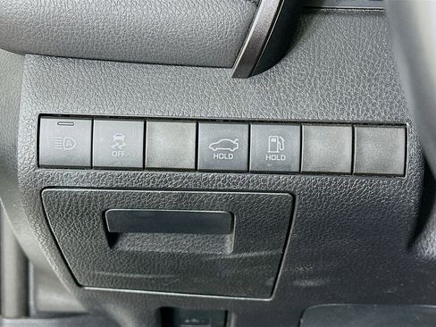 Used 2024 Toyota Camry SE image 17