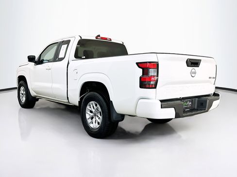 Used 2024 Nissan Frontier SV AWD/4WD image 5