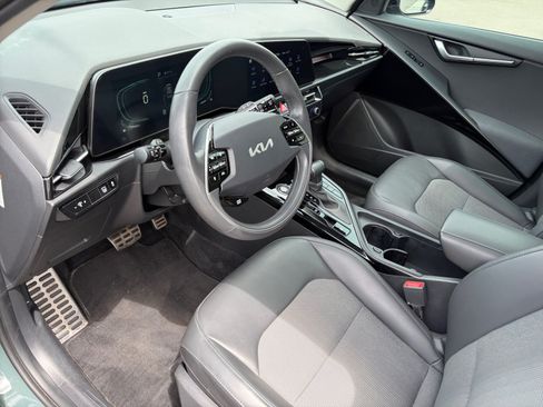 Used 2023 Kia Niro EX Touring FWD image 14