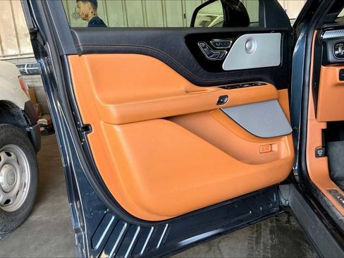 Used 2023 Lincoln Aviator Black Label w/ Dynamic Handling Package image 21