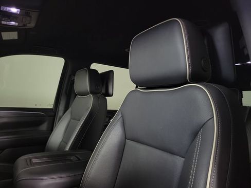 Used 2024 GMC Yukon SLT w/ SLT Luxury Package AWD/4WD image 20