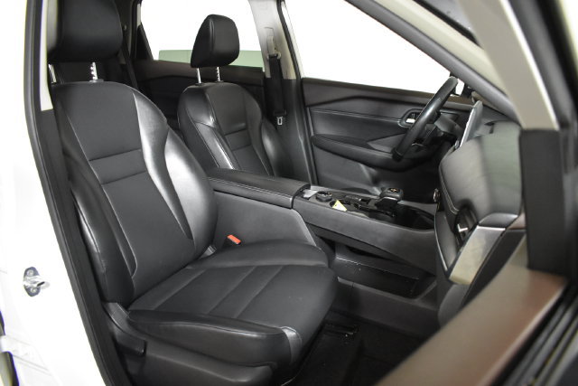 Used 2022 Nissan Rogue SV w/ SV Premium Package AWD/4WD image 32