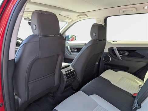 Used 2024 Land Rover Discovery Sport S image 12