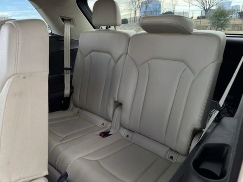 Used 2018 Audi Q7 3.0T Prestige w/ Prestige Package image 27