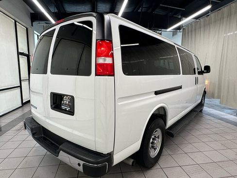 Used 2025 Chevrolet Express 3500 LT w/ LT Preferred Equipment Group RWD image 5