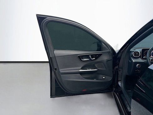 Used 2025 Mercedes-Benz C 300 Sedan image 22