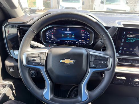 Used 2025 Chevrolet Silverado 2500 LT w/ Convenience Package AWD/4WD image 30